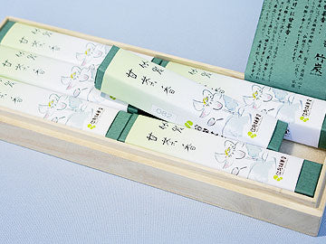 Incense bamboo charcoal sweet tea incense (in a paulownia wood box)