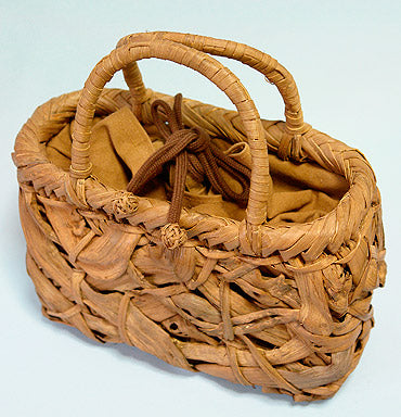 Japanese-made wild grape vine basket bag (Mini Basket) with a messy weave (interior: wild grape vine-dyed canvas)