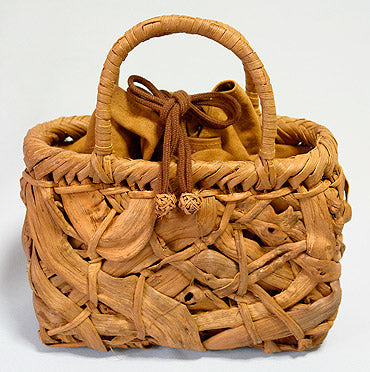 Japanese-made wild grape vine basket bag (Mini Basket) with a messy weave (interior: wild grape vine-dyed canvas)