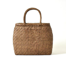 Load image into Gallery viewer, Japanese Wild Grape Vine Basket Bag (Rounded Corners, Medium)
