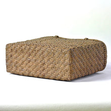 Load image into Gallery viewer, Japanese Wild Grape Vine Basket Bag (Square, Large)
