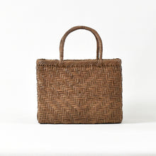 Load image into Gallery viewer, Japanese Wild Grape Vine Basket Bag(Variegated Ajiro V-Shaped Medium)
