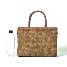 Load image into Gallery viewer, Japanese wild grape vine basket bag (square, tortoiseshell)
